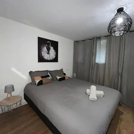 L'instant Paisible 10 Pers Parking Clim דירה מונטובן